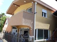 Dreibettzimmer mit Gemeinschaftsbad