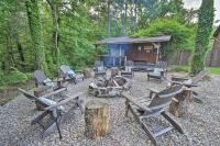 Luxe Cabin with Hot Tub on 5 Acres in Pearcy! - B&B Pearcy