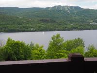 Cozy 2 bedrooms condo with stunning Mont Tremblant mountain and lakeview - Chambres d'hôtes Mont-Tremblant