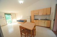 Deluxe One-Bedroom Apartment