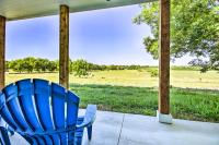 2 Mi to Marinas and Grove Cozy Cabin with Grill - B&B Grove