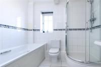 Sunny 1 bed apartment in a quiet central location - B&B