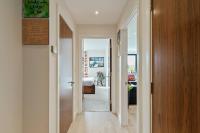 1-Bed Spacious Flat, North London, 15 Minutes to Central - Ferienwohnung New Southgate