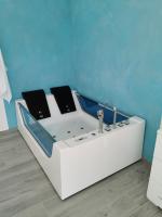 Queen Room with Spa Bath