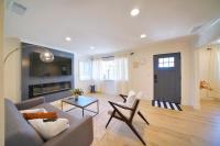 B&B Redwood City - @ Marbella Lane - Vibrant 4BR RWC Ldry + P - Bed and Breakfast Redwood City