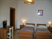 Zweibettzimmer mit Balkon