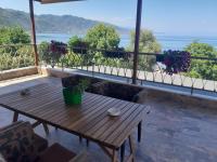 Apartment with Lake View