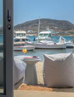 B&B Pollonia - Michalakis Seaside Suites - Bed and Breakfast Pollonia