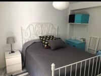Apartamento 1 dormitorio y salon con sofa cama bien comunicado con el centro - B&B Sevilla