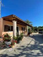 Mina's serene garden house - B&B Kontokáli