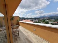 Dreibettzimmer mit Bergblick