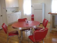 Secluded, Charming and Unique! Spacious Apartment EXCELLENT Central Location - B&B