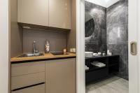 Studio Lit King-Size Deluxe