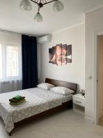 Cozy Apartment on Gmyri 12b near metro Poznyaki - Bed and Breakfast