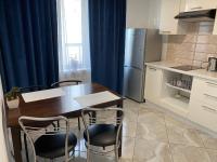 Cozy Apartment on Gmyri 12b near metro Poznyaki - Chambres d'hôtes Kiev