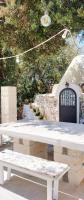 Trullo Alessandro e Villa Raffaela - Bed and Breakfast San Vito dei Normanni