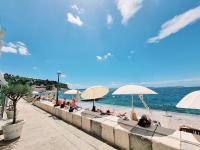 Old Piran Dolphin House by the Beach - B&B Piran