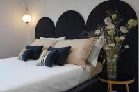 Camera Matrimoniale con Balcone (2 Adulti + 1 Bambino)