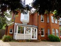 B&B Horsham - Wimblehurst Hotel - Bed and Breakfast Horsham