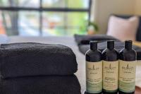 Central 3 bedroom, 2 bath home - B&B Albury