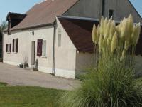 B&B Jouy-le-Potier - Gîte Jouy-le-Potier, 3 pièces, 4 personnes - FR-1-590-54 - Bed and Breakfast Jouy-le-Potier