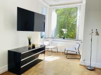 B&B Aalborg - aday - Aalborg mansion - Open bright apartment with garden - Bed and Breakfast Aalborg