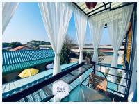 Queen Room with Balcony