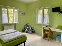 2 Doppelzimmer mit Verbindungstür und Gartenblick