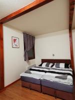 Single Room with Shared Bathroom