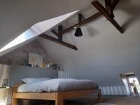 B&B Lanvallay - CHAMBRE DOUILLETTE DANS LONGERE AU VERT - Bed and Breakfast Lanvallay