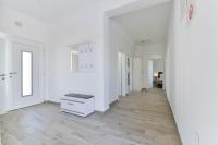 Villa Manuela with heated pool 400 meters from the sea - by TA Leut Agency - Chambres d'hôtes Vrsi