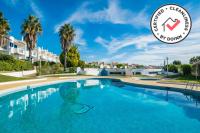 3 bedroom apartment in Oura Albufeira with amazing pool at walking distance to beach, strip and old town, WIFI and AC, private condo - B&B Albufeira