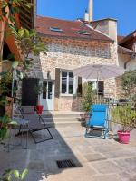 L'INATTENDU Vue imprenable,clim,parking avec borne de recharge, ménage inclus - Bed and Breakfast