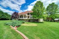 Whispering Oak Mansion - Bed and Breakfast