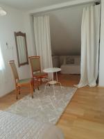 Kamer met Queensize Bed en Balkon