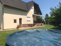 Márta Apartman - B&B
