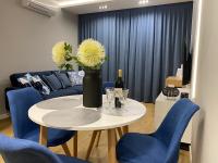 Family & Business Elegant Apartments Wspólna Centrum Downtown - 1 Bedroom, Terrace, Air Conditioning, Garage, NEW! - Bed and Breakfast
