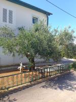 Apartmani More Komarna - B&B