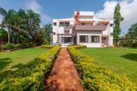 B&B Lonavla - StayVista's Fairfield Villa - A green lawn and charming orchard await your retreat - Bed and Breakfast Lonavla