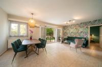 Central & Elegant Suite with private garden - B&B Argostoli