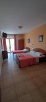 Studio (3 Adults)