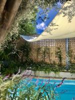 La Porte Bleue : Guest house Cosy & Jaccuzi - B&B Saint-Pierre