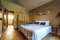 Queen Room with Pool View