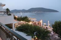 Sea and Sun apartment - B&B Nea Peramos