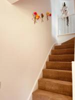 Cheerful 2-bed townhouse in Wakefield with parking - B&B Wakefield