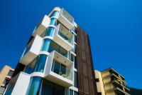 Flat Iron Apartments by Quokka 360 - modern building 5 min from the centre of Lugano - B&B
