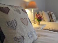 Zweibettzimmer mit eigenem Bad