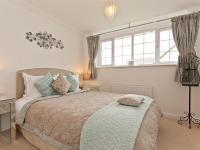 Kamer met Kingsize Bed en Uitzicht op de Tuin