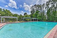 Jax Home with Yard - 10 Mi to Adventure Landing! - Ferienwohnung Jacksonville