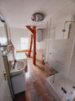 Schwarzer Adler Ferienwohnung mit 3 Schlafzimmern und 2 WC - B&B Märkisch Buchholz